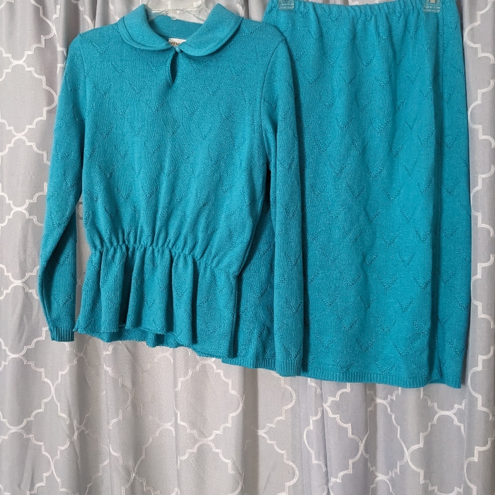 Vintage 80s knit to and matching skirt